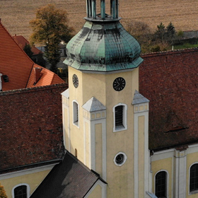 kościół i zabudowania dawnego klasztoru norbertanek w Czarnowąsach