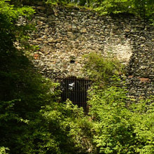 ściana wschodnia zamku średniowiecznego