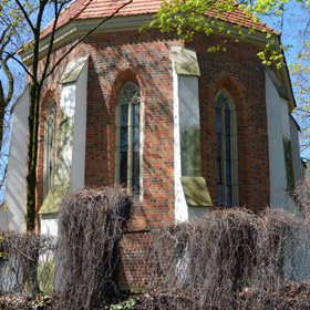 zachodnia fasada gotyckiego kościoła Wniebowzięcia NMP