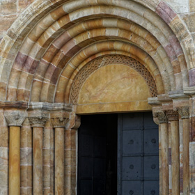 fasada zachodnia kościoła - portal główny