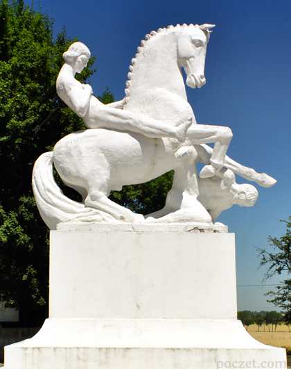 pomnik Leszka Białego w Marcinkowie Górnym
